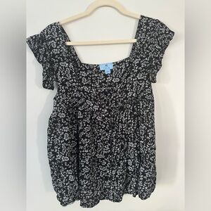 Ruffle Sleeve Ditsy Floral Blouse | Black & White Babydoll Top L